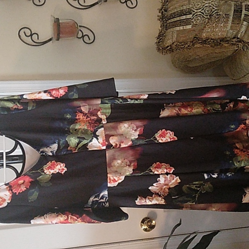 Dress - Picture 2 of 2